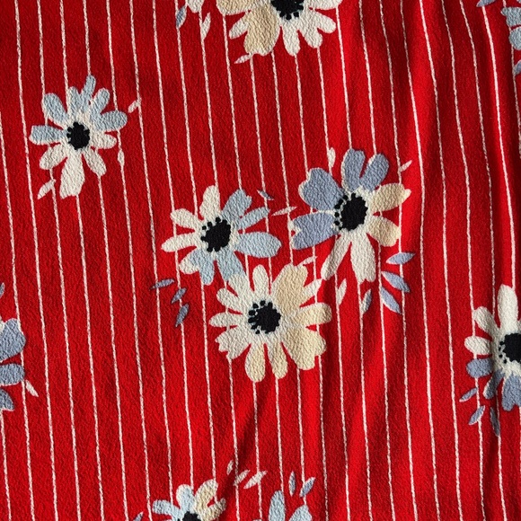 🌸 A-Line Floral Button Skirt 🌸 - Picture 6 of 9